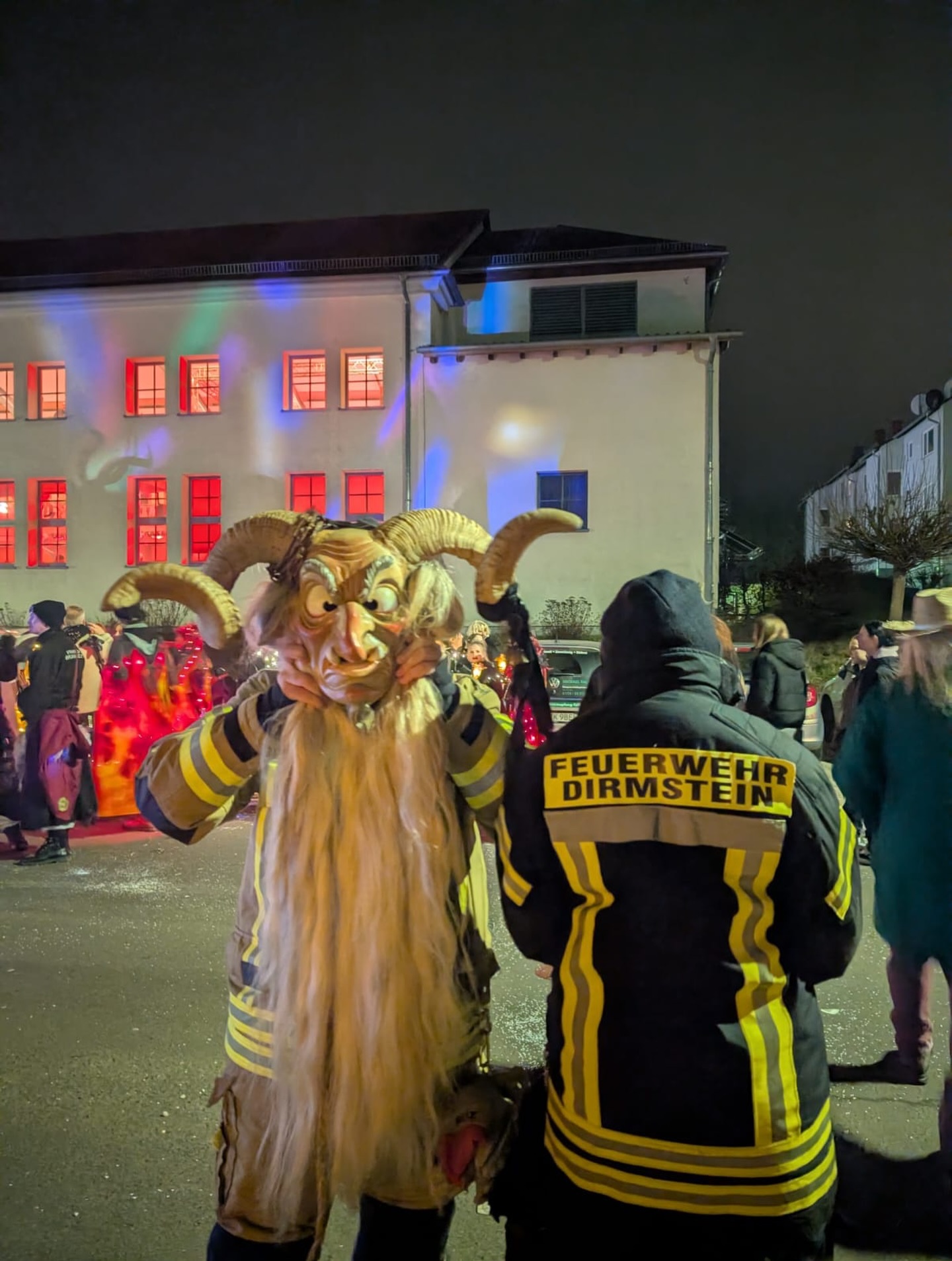 📟 Einsatz Nr. 05/2026 📟
🚨 S1.01 Verkehrssicherungsmaßnahmen Hettrumer Nachtumzug
🗓 17.01.2026, 16:30 Uhr
📍 Ort: Hettenleidelheim
🚒 Ausgerückte: MZF-1
⏱ Einsatzdauer: 5 Stunden
Weitere Einheiten
🚒 Altleiningen
🚒 Ebertsheim
🚒 Hettenleidelheim-Wattenheim
🚒 Tiefenthal
🚒 Carlsberg
🚒 Neuleiningen
🚓Polizei
🚑 DRK
🚤 DLRG
#wirfürdirmstein #wirfüreuch #247