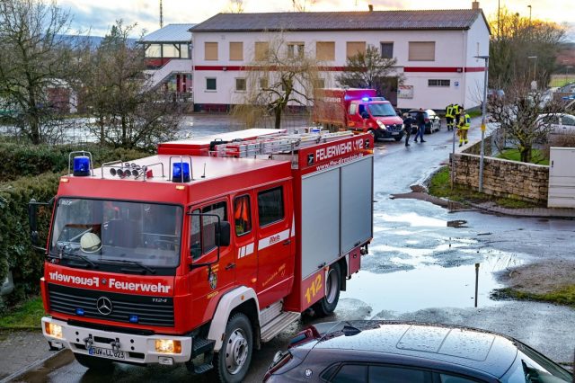 📟 Einsatz Nr. 10+11/2026 📟
🚨 G1.01 Ölspur
🗓 16.02.2026, 17:00 + 17:04 Uhr
📍 Ort: Dirmstein
🚒 Ausgerückte Fahrzeuge: TLF, MZF-1
⏱ Einsatzdauer: 1 Stunde
Bildquelle: Martin Hartmann
#wirfürdirmstein #wirfüreuch #247