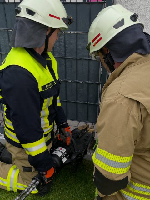 📟 Einsatz Nr. 27/2026 📟

🚨 H1.05 Tierrettung
🗓 10.06.2026, 06:50 Uhr
📍 Ort: Dirmstein
🚒 Ausgerückte Fahrzeuge: TLF
⏱ Einsatzdauer: 30 Minuten

#wirfürdirmstein #wirfüreuch #247